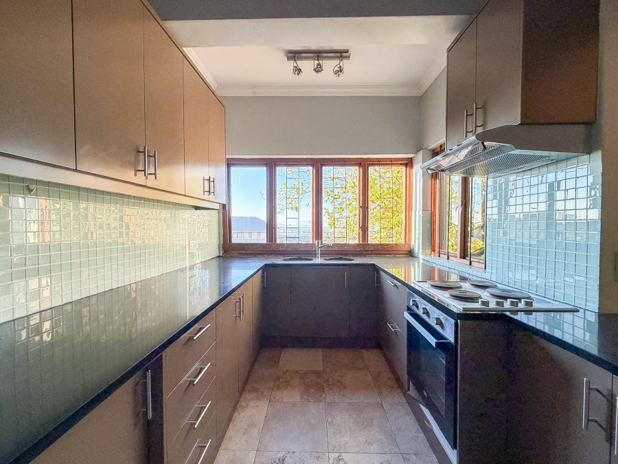 3 Bedroom Property for Sale in Vredehoek Western Cape